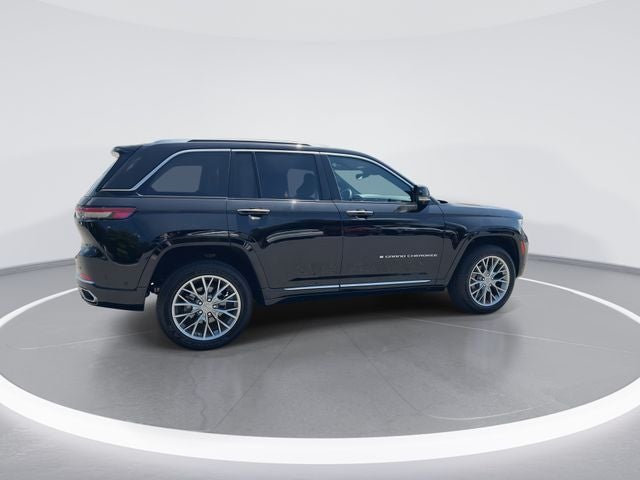2022 Jeep Grand Cherokee Summit