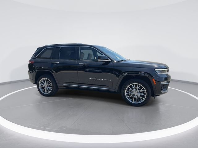 2022 Jeep Grand Cherokee Summit