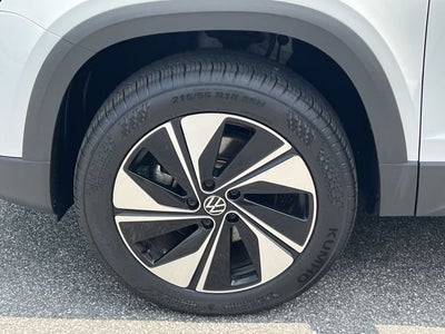 2025 Volkswagen Taos 1.5T SE