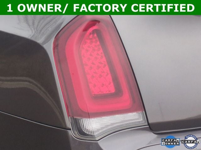 2021 Chrysler 300 Touring