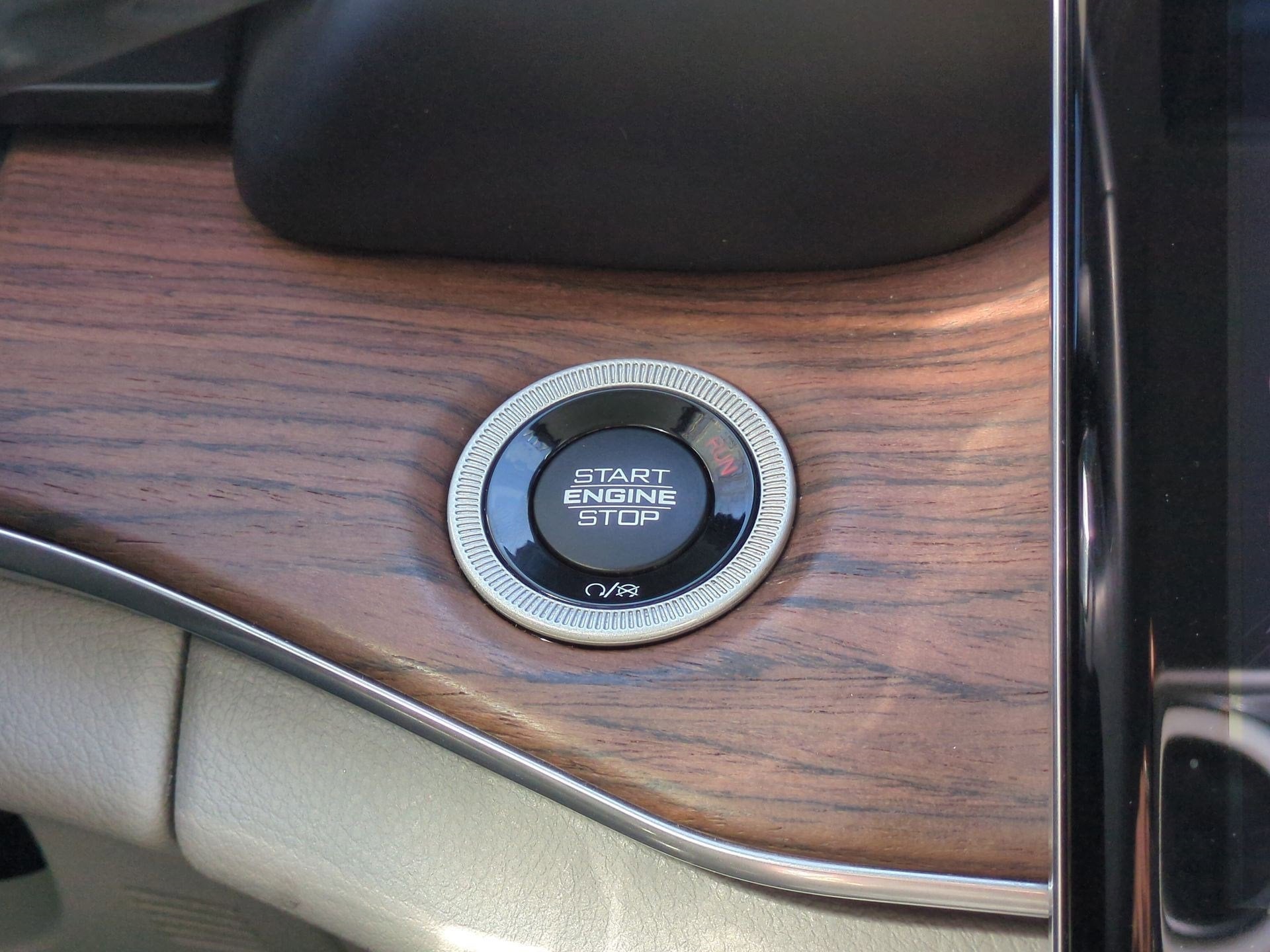 2022 Jeep Grand Cherokee L Summit