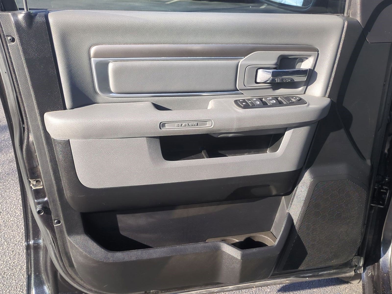 2017 RAM 1500 SLT