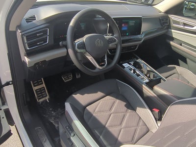 2024 Volkswagen Atlas 2.0T Peak Edition SEL