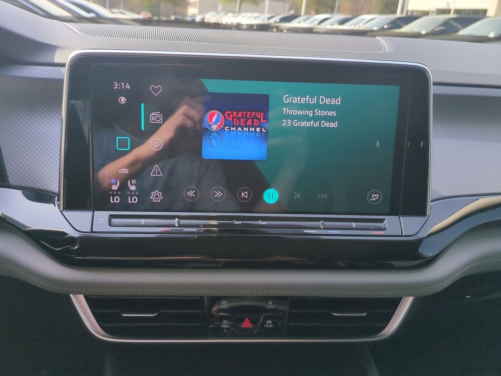 2024 Volkswagen Atlas 2.0T Peak Edition SEL