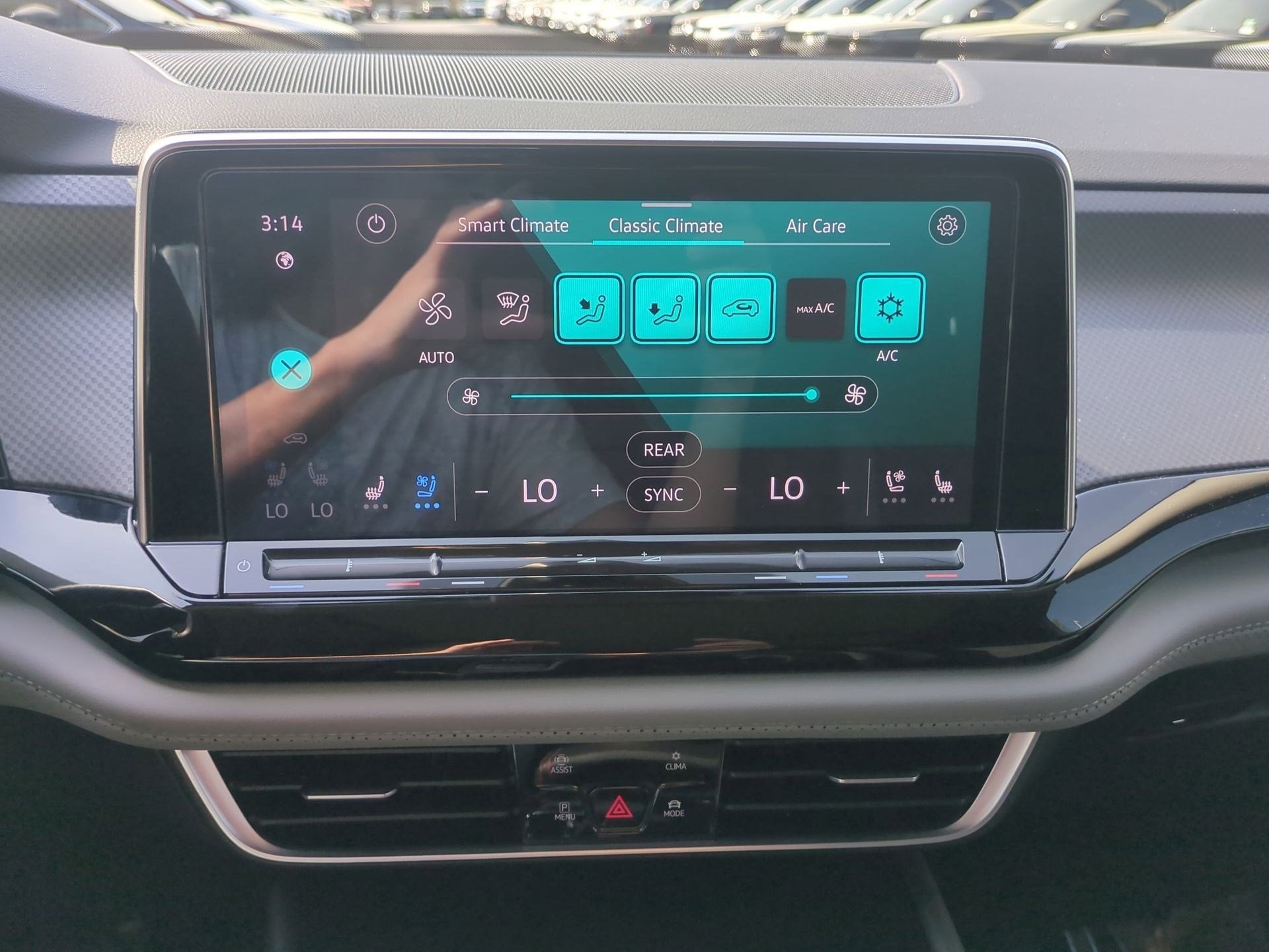 2024 Volkswagen Atlas 2.0T Peak Edition SEL