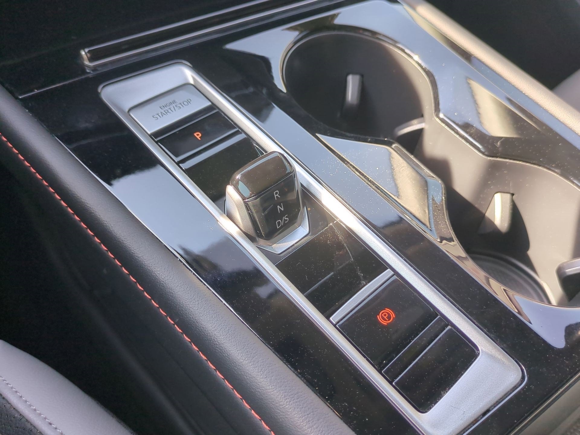 2024 Volkswagen Atlas 2.0T Peak Edition SEL