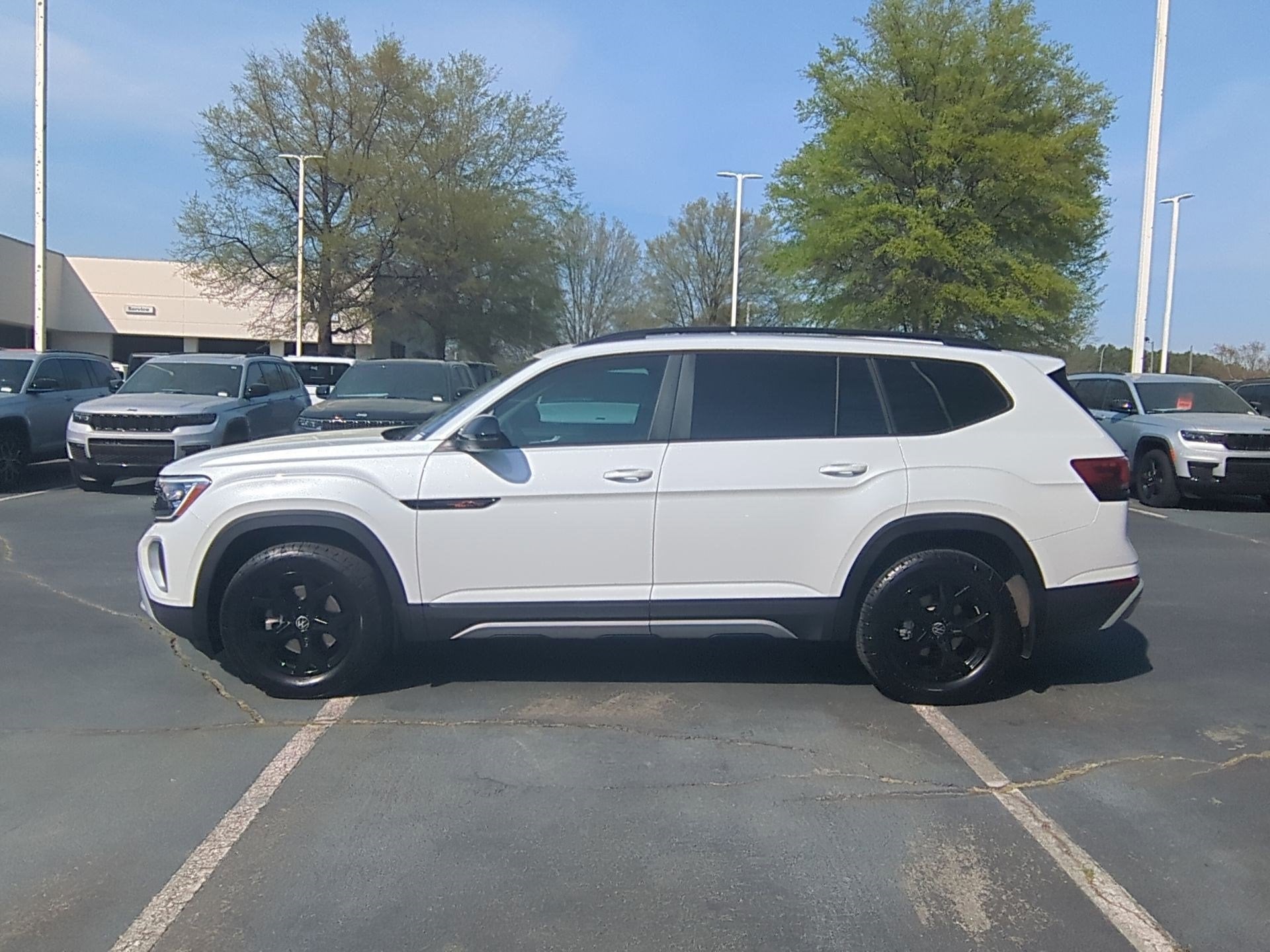 2024 Volkswagen Atlas 2.0T Peak Edition SEL