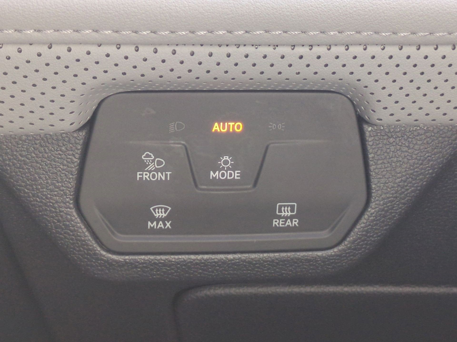 2024 Volkswagen Atlas 2.0T Peak Edition SEL