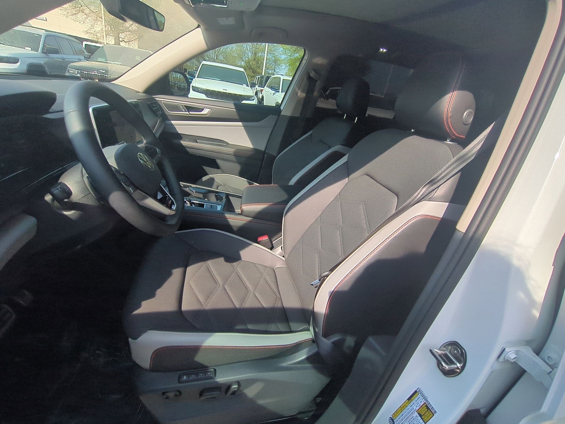 2024 Volkswagen Atlas 2.0T Peak Edition SEL