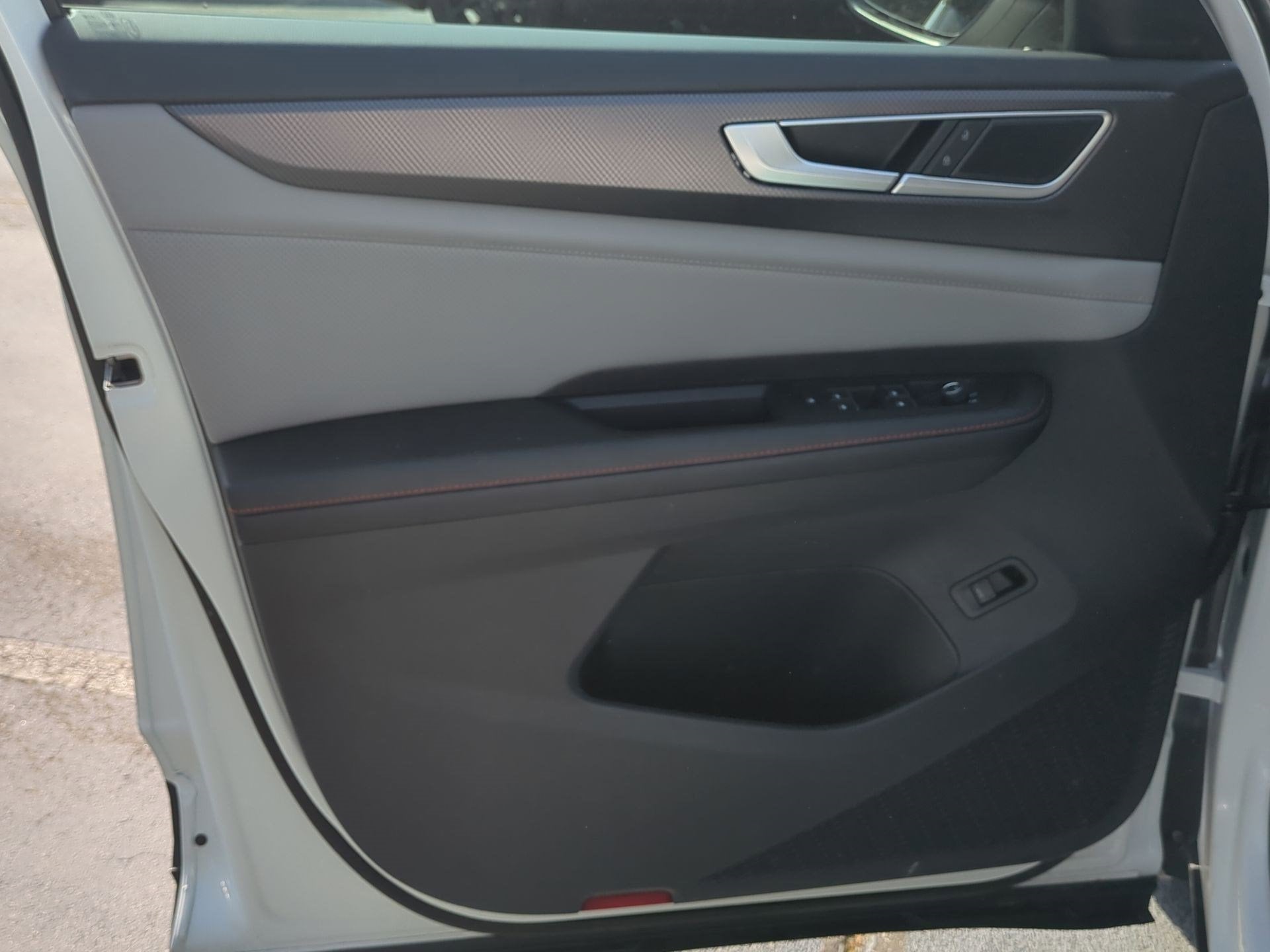 2024 Volkswagen Atlas 2.0T Peak Edition SEL