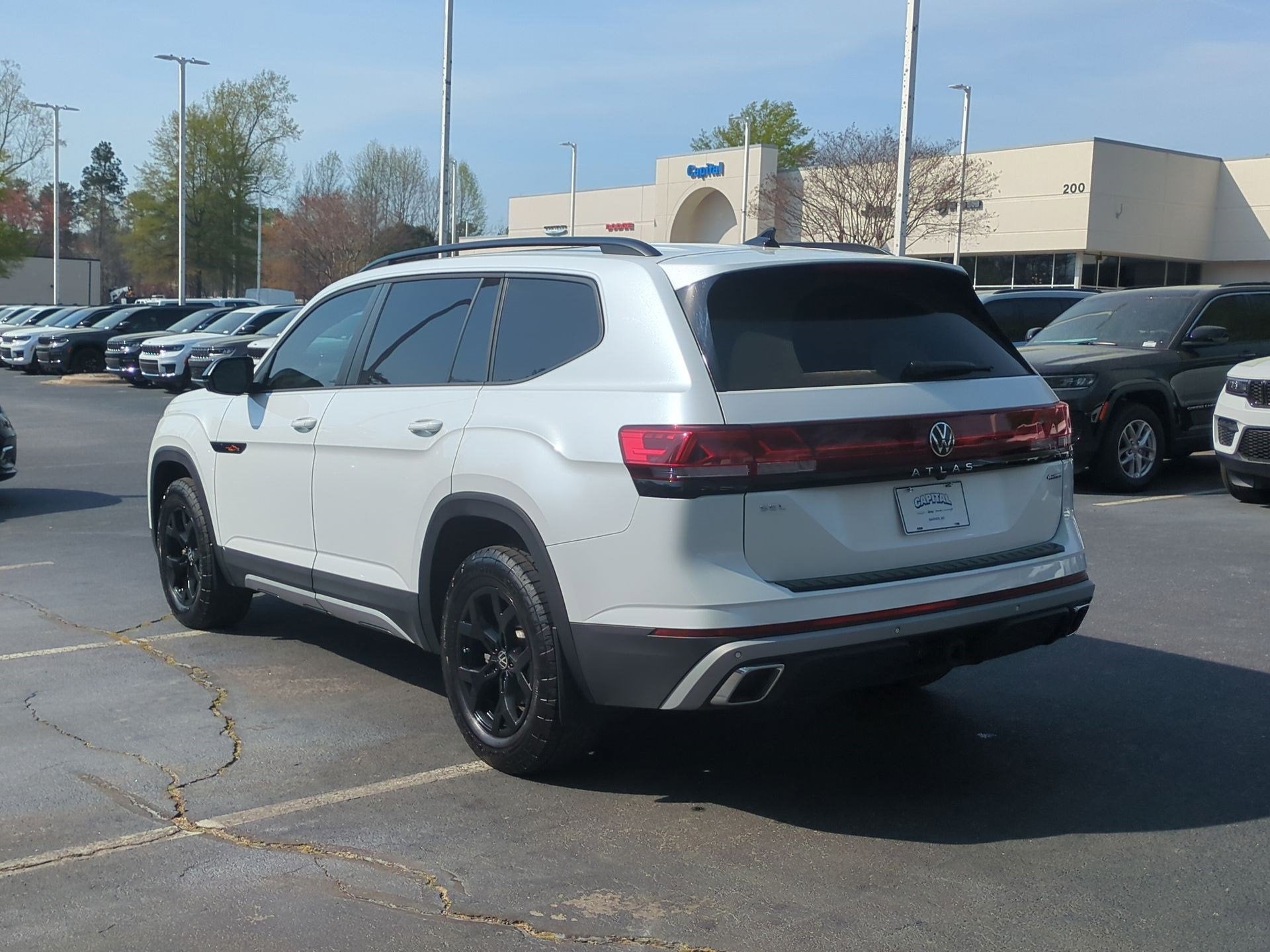 2024 Volkswagen Atlas 2.0T Peak Edition SEL