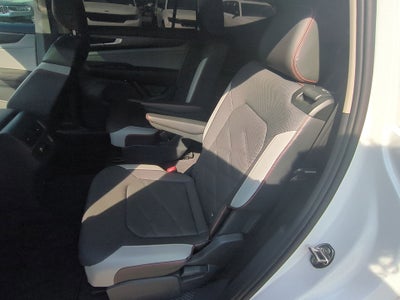 2024 Volkswagen Atlas 2.0T Peak Edition SEL