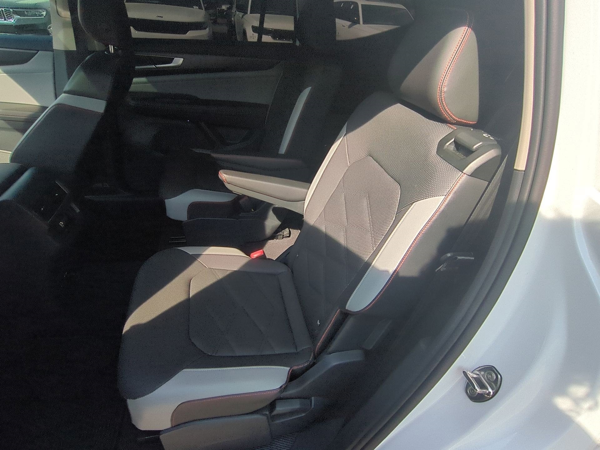 2024 Volkswagen Atlas 2.0T Peak Edition SEL