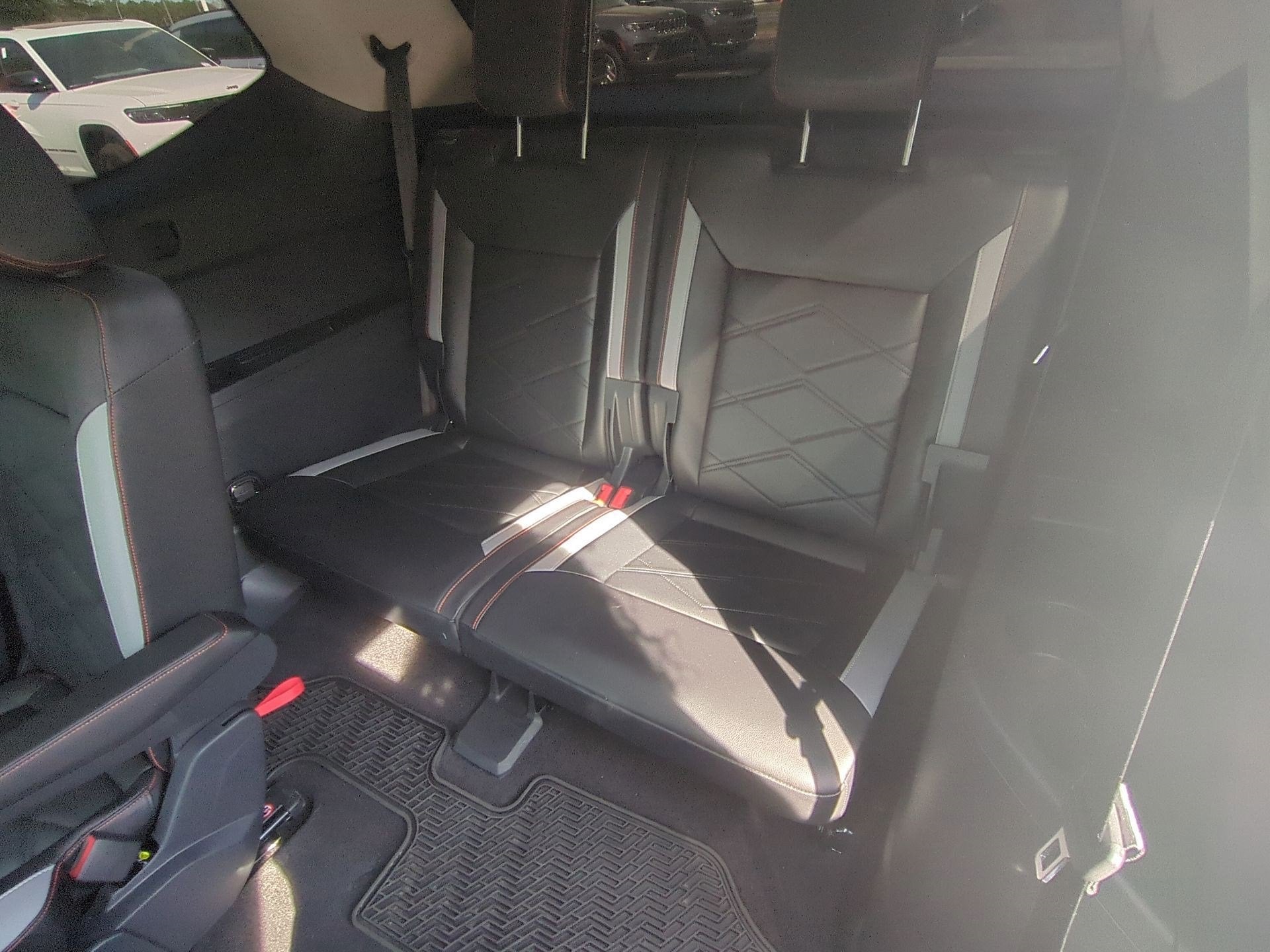 2024 Volkswagen Atlas 2.0T Peak Edition SEL