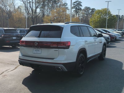 2024 Volkswagen Atlas 2.0T Peak Edition SEL