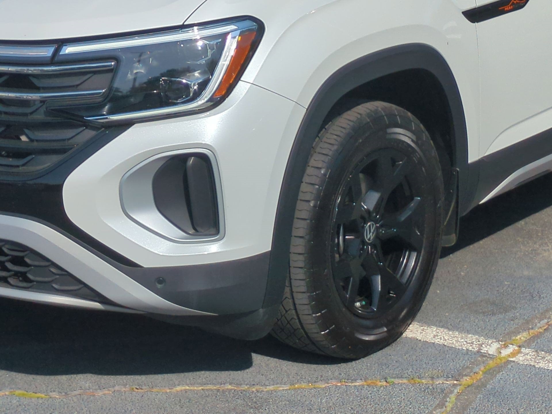 2024 Volkswagen Atlas 2.0T Peak Edition SEL