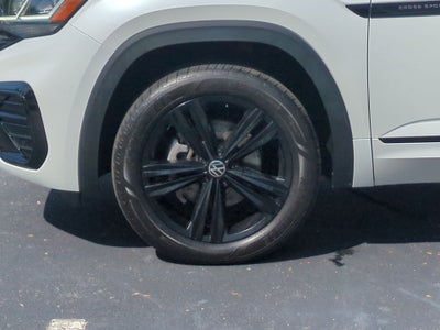 2023 Volkswagen Atlas Cross Sport 2.0T SEL R-Line Black