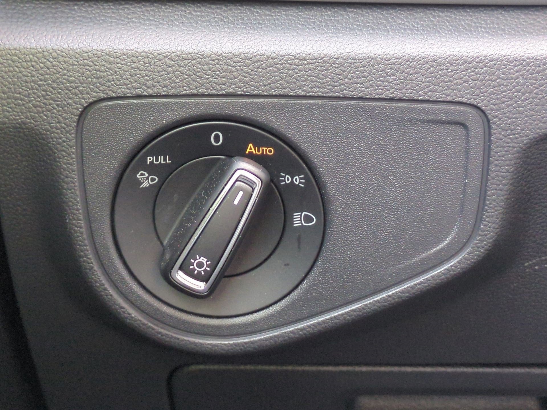 2023 Volkswagen Atlas Cross Sport 2.0T SEL R-Line Black