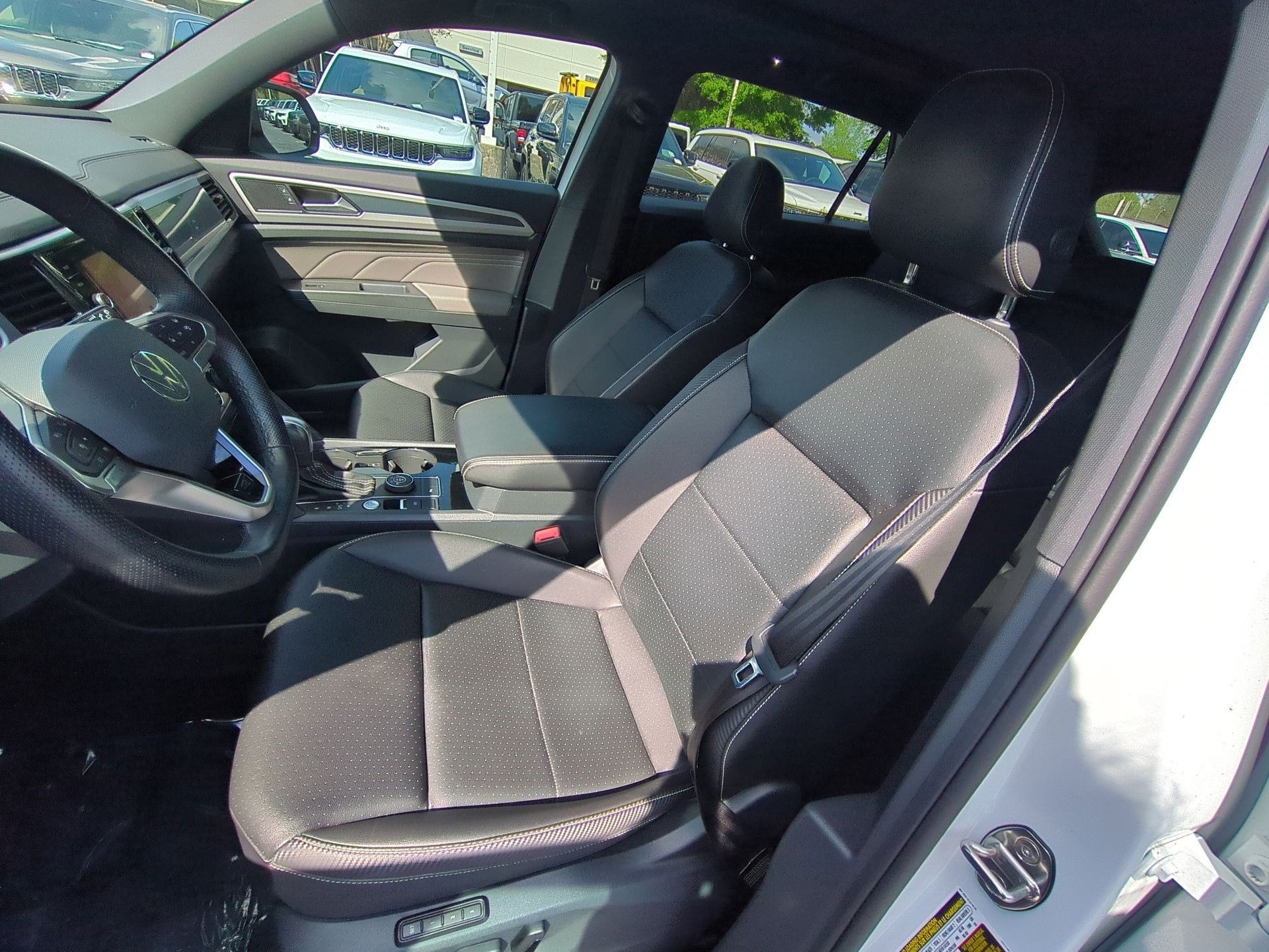 2023 Volkswagen Atlas Cross Sport 2.0T SEL R-Line Black