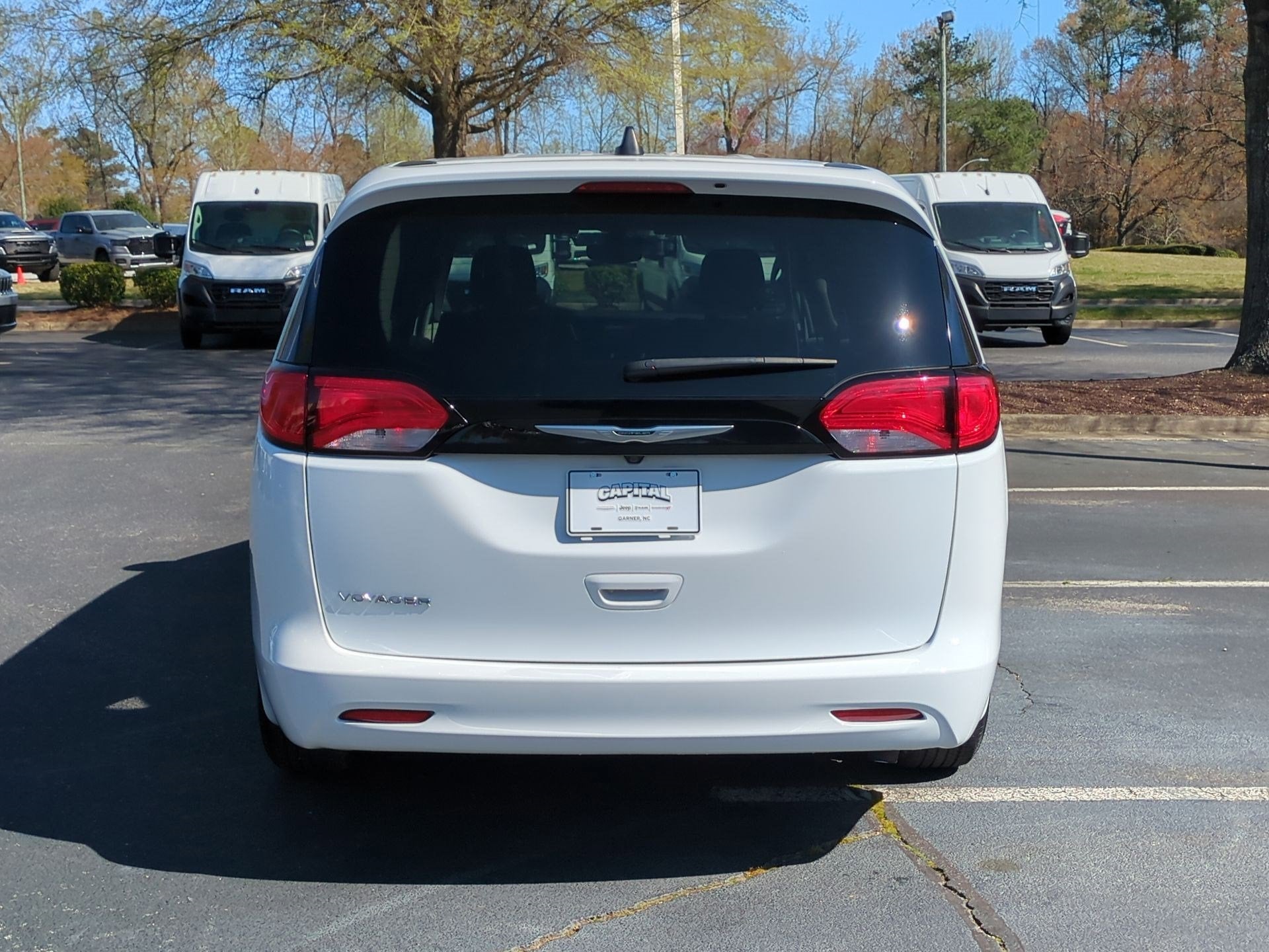 2023 Chrysler Voyager LX