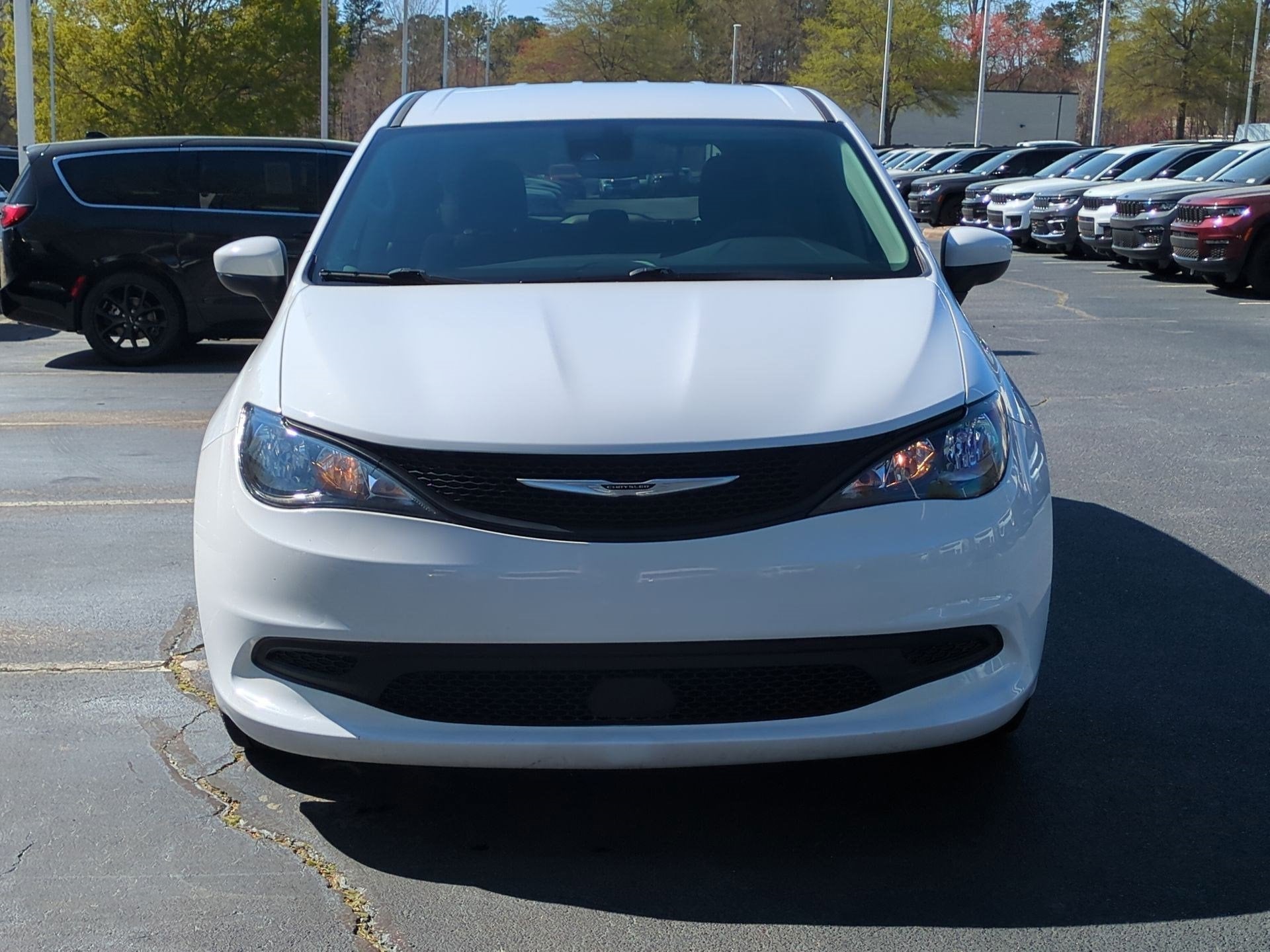 2023 Chrysler Voyager LX