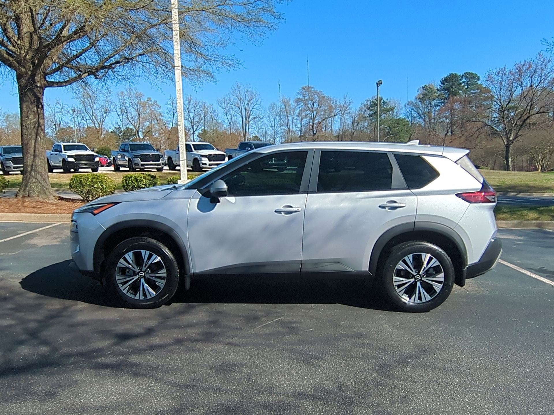 2022 Nissan Rogue SV