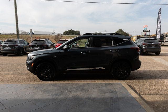 2022 Kia Seltos Nightfall