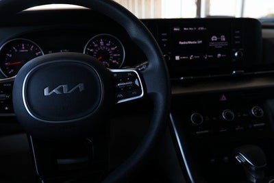 2024 Kia Carnival LX