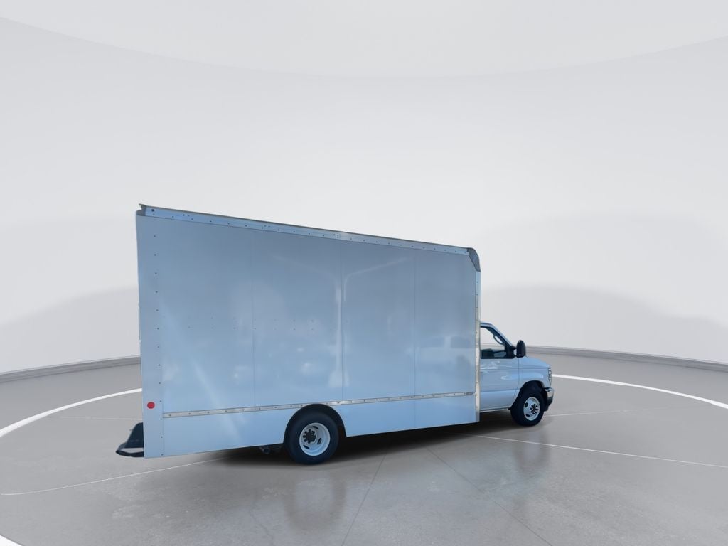 2024 Ford E-350SD Base Cutaway