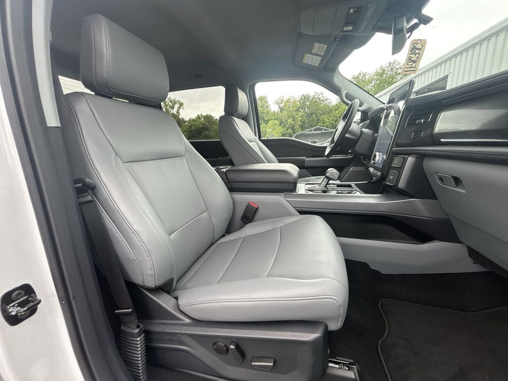 2025 Ford F-150 Lightning Flash