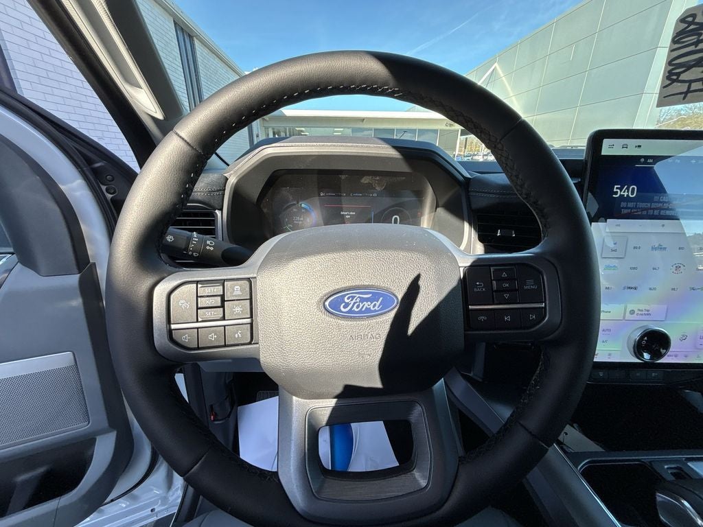 2025 Ford F-150 Lightning Flash