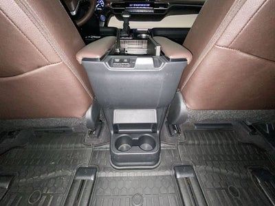 2023 Toyota Sienna Platinum 7 Passenger