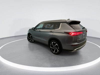 2023 Mitsubishi Outlander SE