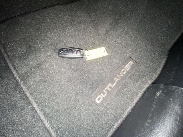 2023 Mitsubishi Outlander SE