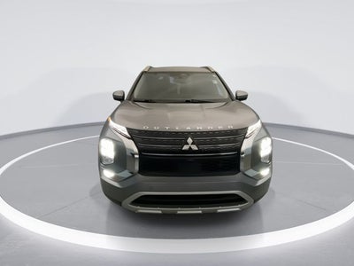 2023 Mitsubishi Outlander SE