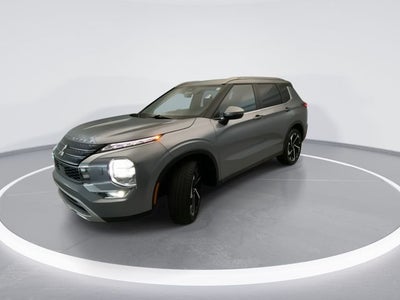 2023 Mitsubishi Outlander SE