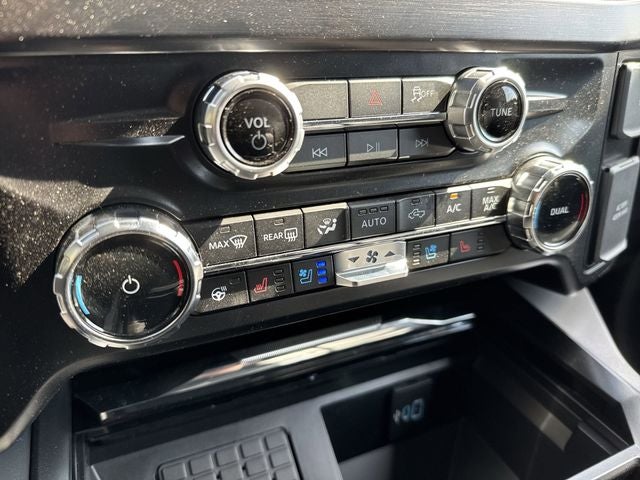 2026 Ford F-450SD Lariat GOOSENECK Commercial