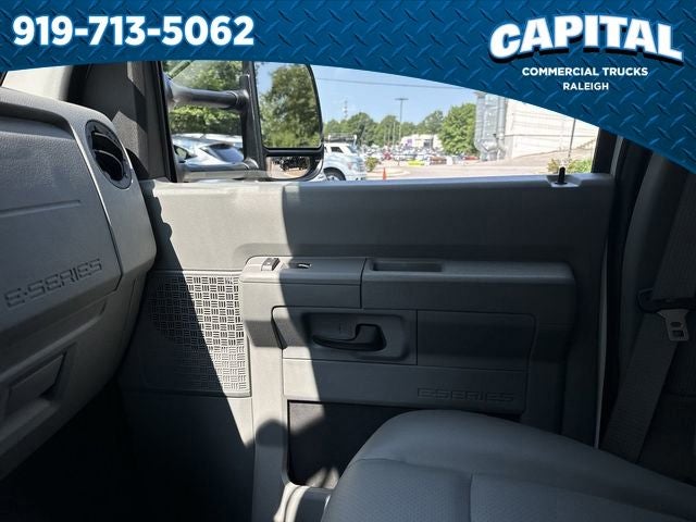 2025 Ford E-350SD 14FT BOX Commercial
