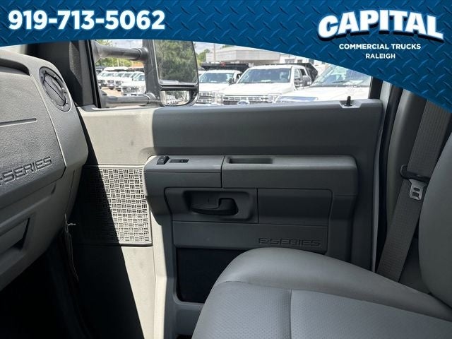 2025 Ford E-350SD 14FT BOX Commercial