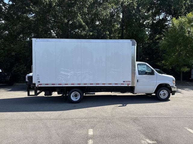 2027 Ford E-450SD 16FT BOX/LIFTGATE Commercial