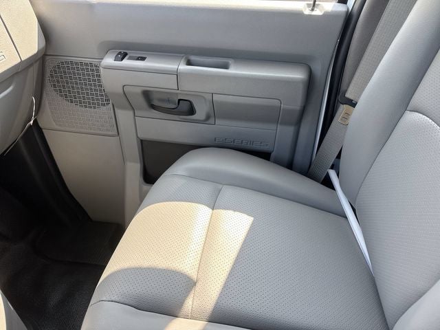 2027 Ford E-450SD 16FT BOX/LIFTGATE Commercial