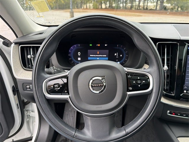 2022 Volvo XC60 B6 Inscription