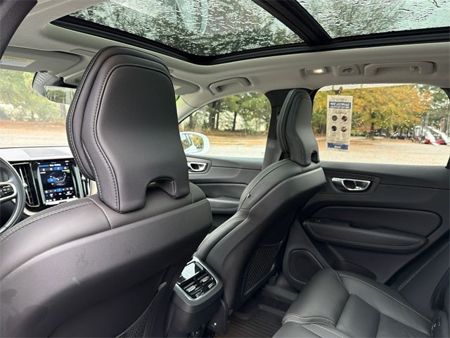 2022 Volvo XC60 B6 Inscription