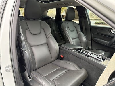 2022 Volvo XC60 B6 Inscription