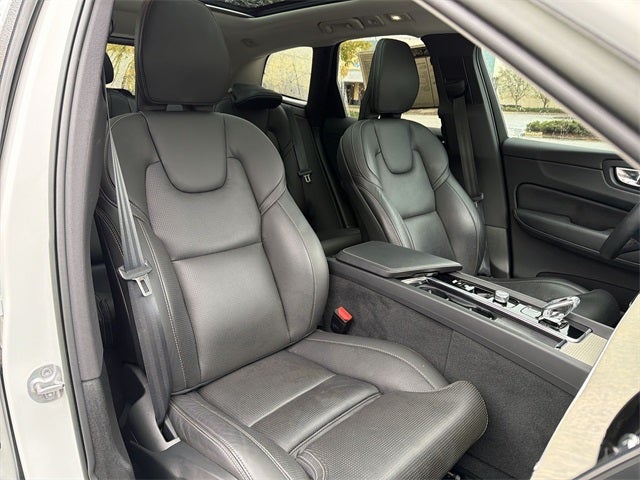 2022 Volvo XC60 B6 Inscription