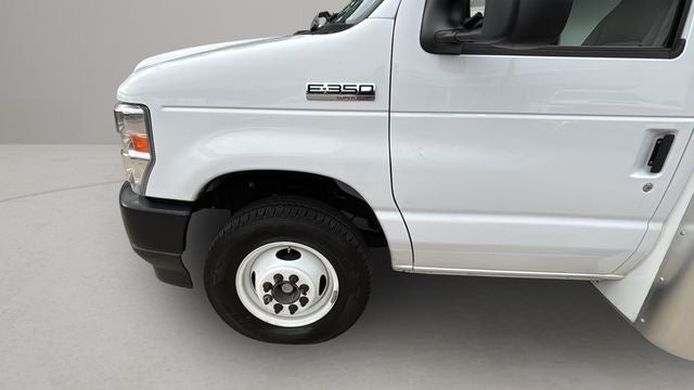 2024 Ford E-350SD Base Cutaway