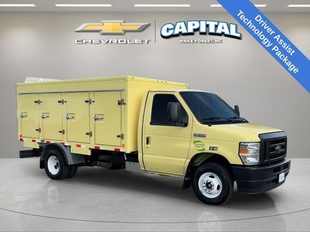 2022 Ford E-450SD Base DRW