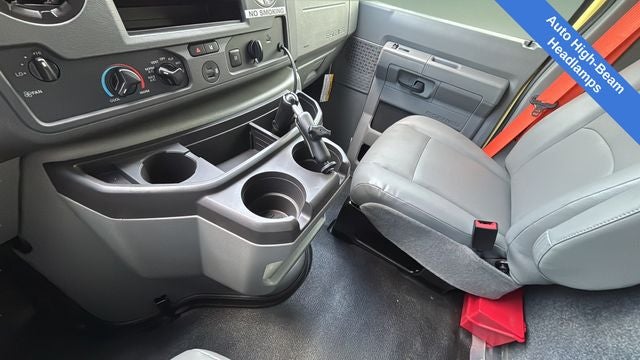 2022 Ford E-450SD Base DRW