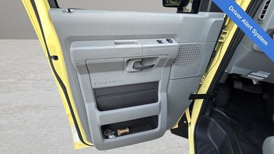 2022 Ford E-450SD Base DRW