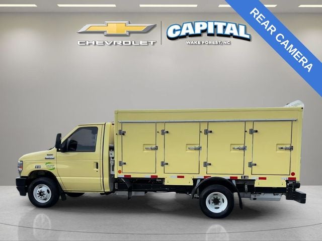 2022 Ford E-450SD Base DRW
